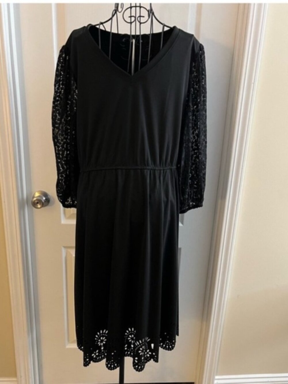 Elegant Black Lace Sleeve Dress